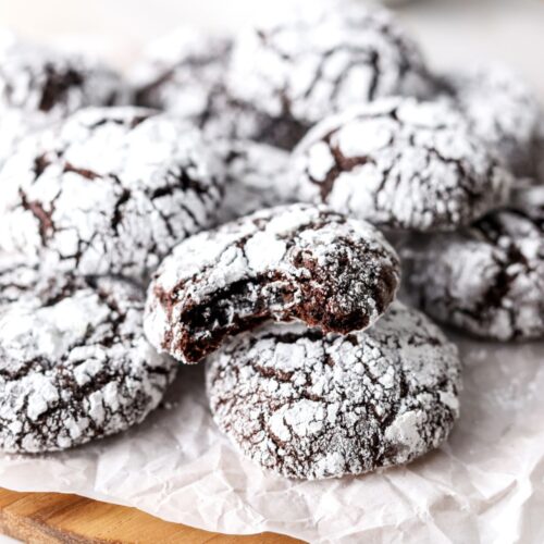 Chocolate Peppermint Crinkle Cookies - Parsley and Icing